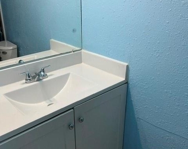 8405 Wilcrest Drive - Photo Thumbnail 11