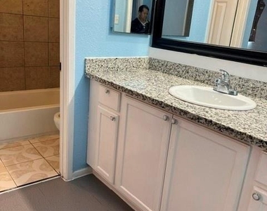 8405 Wilcrest Drive - Photo Thumbnail 7
