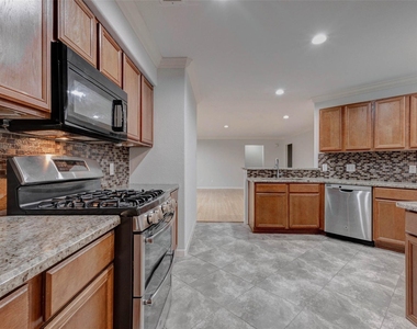 10627 Ince Lane - Photo Thumbnail 8