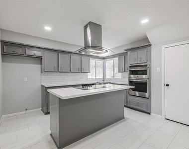 20506 Park Pine Drive - Photo Thumbnail 16