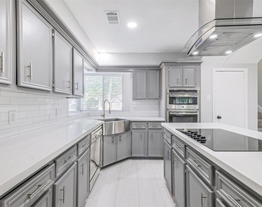 20506 Park Pine Drive - Photo Thumbnail 18
