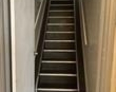 800 Travis Street - Photo Thumbnail 2