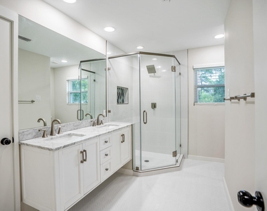 710 Thornwood - Photo Thumbnail 29