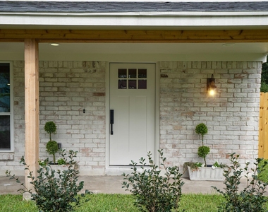 710 Thornwood - Photo Thumbnail 1
