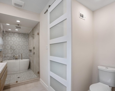710 Thornwood - Photo Thumbnail 23