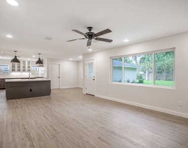 710 Thornwood - Photo Thumbnail 17