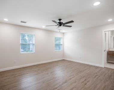 710 Thornwood - Photo Thumbnail 19