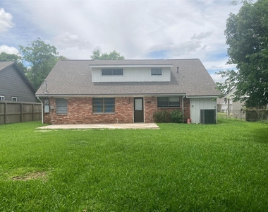 415 Cole Street - Photo Thumbnail 15