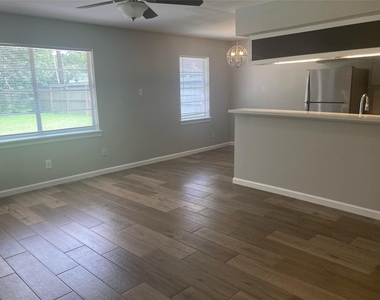 415 Cole Street - Photo Thumbnail 2