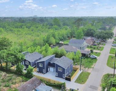 8102 Crestview Unit A Drive - Photo Thumbnail 30