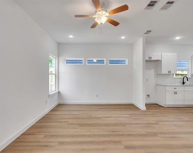8102 Crestview Unit A Drive - Photo Thumbnail 9
