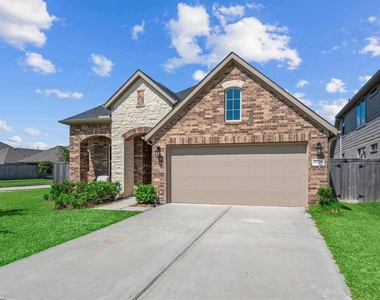 15726 Rosemary Hill Lane - Photo Thumbnail 5