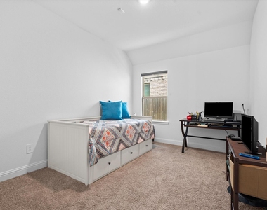 15726 Rosemary Hill Lane - Photo Thumbnail 28