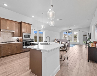 15726 Rosemary Hill Lane - Photo Thumbnail 13
