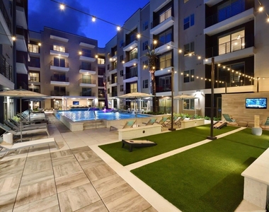 6400 Washington Street Avenue - Photo Thumbnail 8