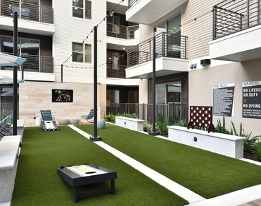 6400 Washington Street Avenue - Photo Thumbnail 16