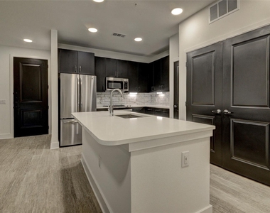 6400 Washington Street Avenue - Photo Thumbnail 2
