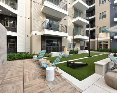 6400 Washington Street Avenue - Photo Thumbnail 15