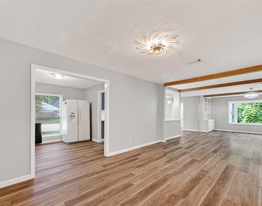 25503 Foxbriar Lane - Photo Thumbnail 9