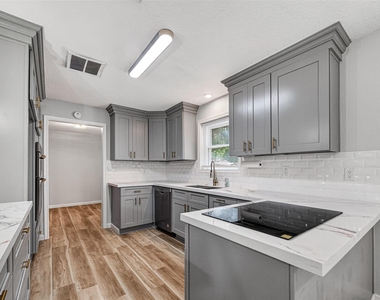 25503 Foxbriar Lane - Photo Thumbnail 5
