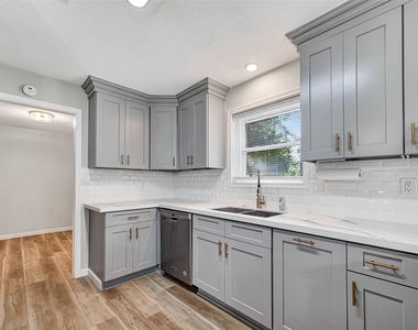 25503 Foxbriar Lane - Photo Thumbnail 2