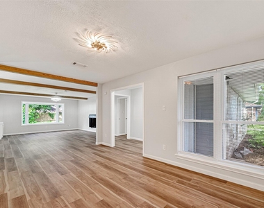 25503 Foxbriar Lane - Photo Thumbnail 8