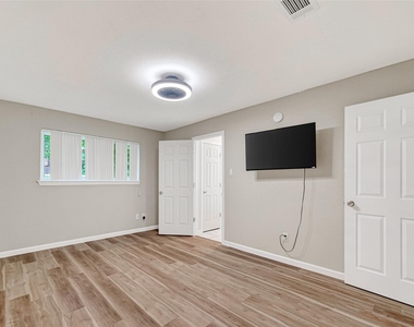 25503 Foxbriar Lane - Photo Thumbnail 32