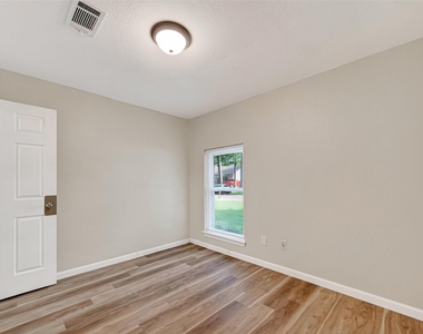 25503 Foxbriar Lane - Photo Thumbnail 22