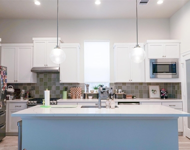 2718 Grand Fountains Drive - Photo Thumbnail 6