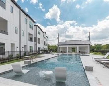 2718 Grand Fountains Drive - Photo Thumbnail 2