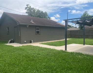 419 Cole Street - Photo Thumbnail 13