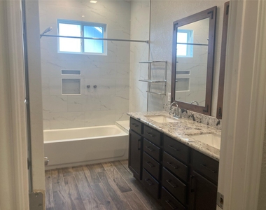 419 Cole Street - Photo Thumbnail 7