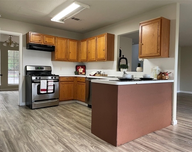 6614 Amberfield Lane - Photo Thumbnail 11