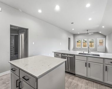 2623 Rusty Carabeen Court - Photo Thumbnail 11