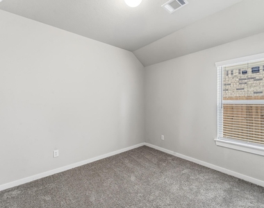 2623 Rusty Carabeen Court - Photo Thumbnail 20