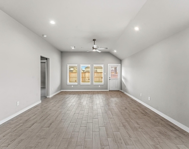 2623 Rusty Carabeen Court - Photo Thumbnail 13
