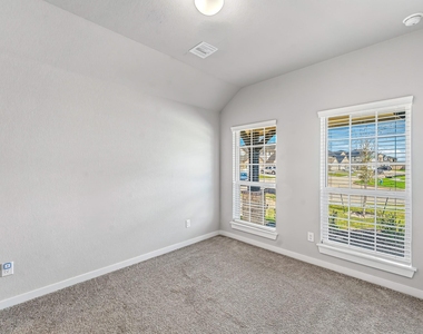 2623 Rusty Carabeen Court - Photo Thumbnail 4