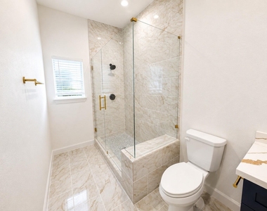 5018 Dieppe Street - Photo Thumbnail 5