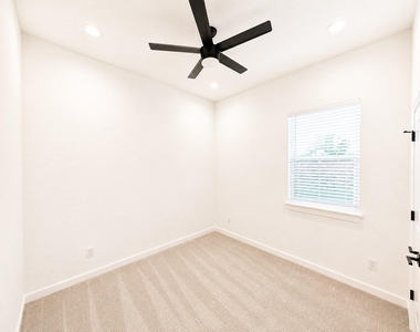 5018 Dieppe Street - Photo Thumbnail 10