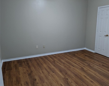 8861 County Road 424 - Photo Thumbnail 5