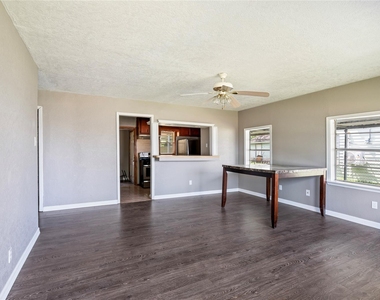 718 E Belmont Street - Photo Thumbnail 16