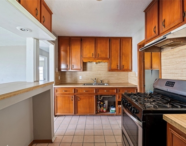 718 E Belmont Street - Photo Thumbnail 18