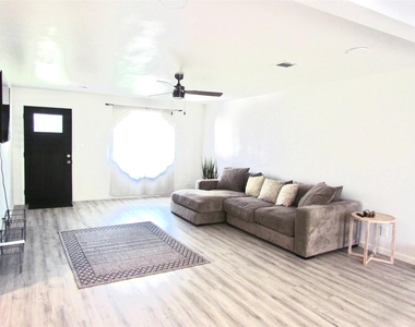 639 Feamster Drive - Photo Thumbnail 4