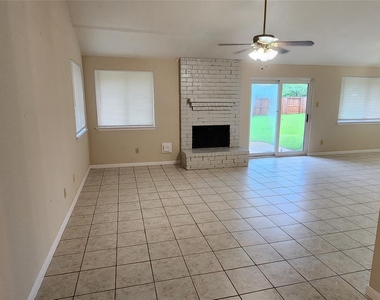 15215 Ensenada Drive - Photo Thumbnail 3
