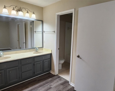 15215 Ensenada Drive - Photo Thumbnail 12
