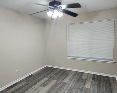 15215 Ensenada Drive - Photo Thumbnail 15