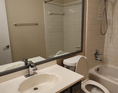 15215 Ensenada Drive - Photo Thumbnail 17