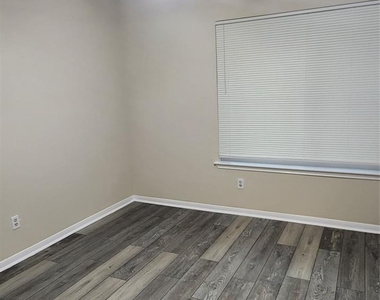 15215 Ensenada Drive - Photo Thumbnail 16