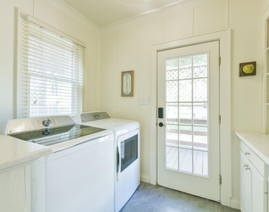 802 S Day Street - Photo Thumbnail 24