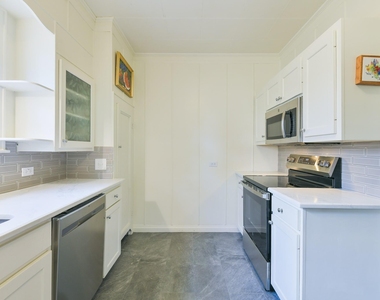 802 S Day Street - Photo Thumbnail 26